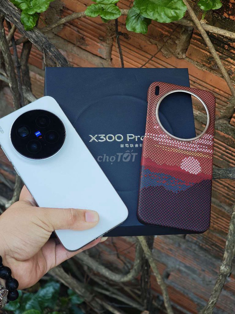 Vivo X300 Pro 256GB Trắng Đẹp keng. Mua bán Điện thoại tại Huyện Củ Chi Tp Hồ Chí Minh được đăng bởi Đạo Phong hình 1