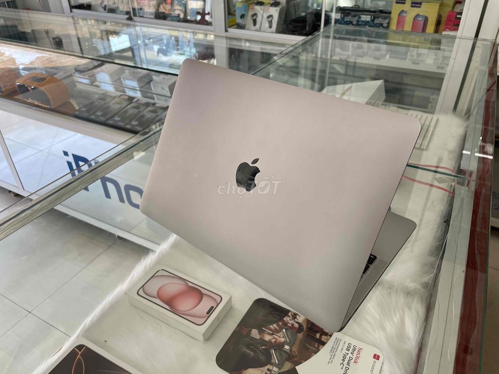 Apple Macbook Air 2020 i5 8GB/256GB. Mua bán Laptop tại Thành phố Nha Trang Khánh Hòa được đăng bởi Long hình 1