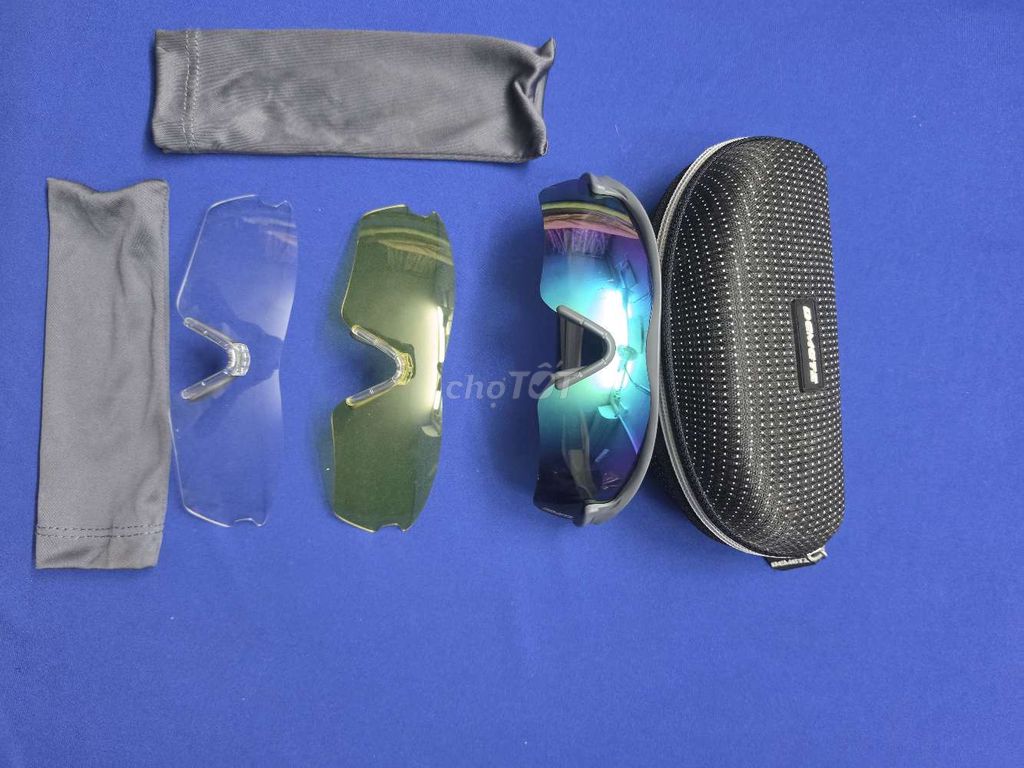 Kính thể thao Demetz Senso Xám. Mua bán Phụ kiện thời trang khác tại Quận 5 Tp Hồ Chí Minh được đăng bởi Tony Vũ hình 1