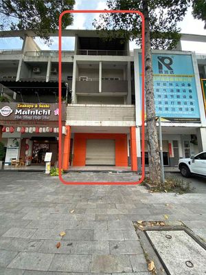 CHO THUÊ NHÀ MẶT TIỀN LÝ THÁI TỔ SIÊU HIẾM. Cho thuê nhà ở tại Thành phố Thủ Dầu Một Bình Dương được đăng bởi Diễm Châu