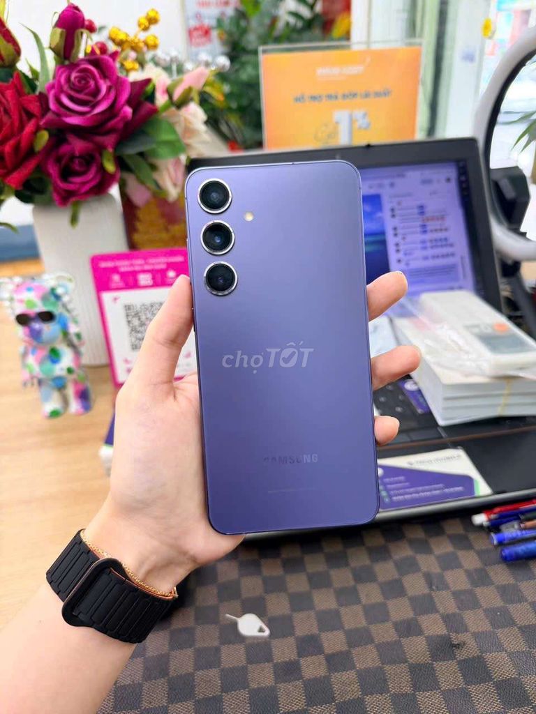 Samsung S24 5G 256GB Tím có ship cod. Mua bán Điện thoại tại Thành phố Thủ Đức Tp Hồ Chí Minh được đăng bởi Minh phương hình 1