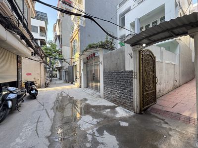 Bán nhà Hoàng hoa Thám, Làng Đại yên, 5 tầng 40m, mt 6m gía 10,8 tỷ. Mua bán nhà ở tại Quận Ba Đình Hà Nội được đăng bởi dinhquoc