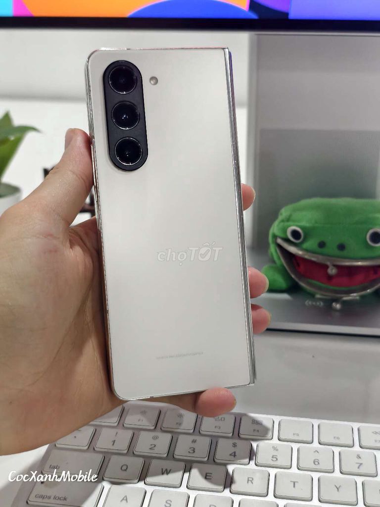 Samsung Galaxy Z Fold 5 512GB Trắng 2 sim. Mua bán Điện thoại tại Quận Liên Chiểu Đà Nẵng được đăng bởi Minh Hiệp CócXanhMobile hình 1