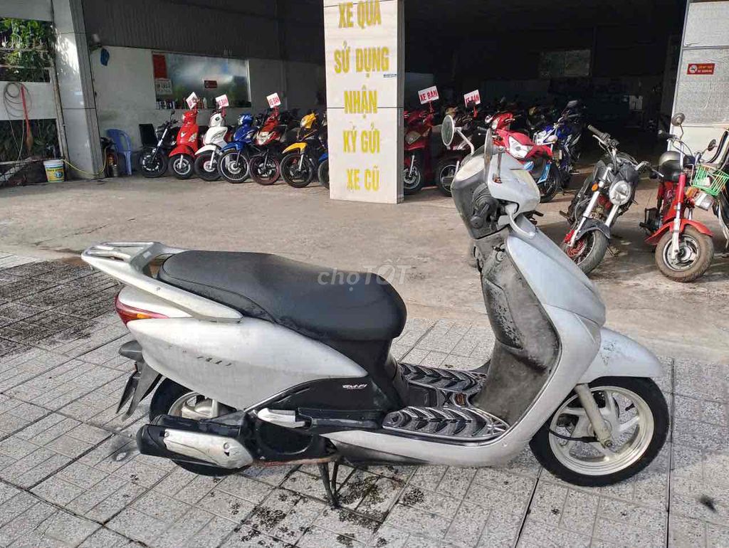 Honda Lead màu Bạc. Mua bán Xe máy tại Quận Ninh Kiều Cần Thơ được đăng bởi đầy cửa hàng cầu hưng lợi nk cần thơ hình 3