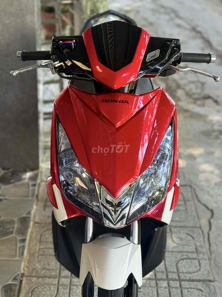 Honda Air Blade Fi 2010 Đỏ trắng lên thái bs 65 65. Mua bán Xe máy tại Quận Ninh Kiều Cần Thơ được đăng bởi Cửa Hàng xe máy Hoàng Hải hình 1