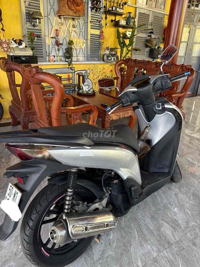 Honda SH 125 Lên áo Ý màu Bạc. Mua bán Xe máy tại Thành phố Bảo Lộc Lâm Đồng được đăng bởi Anh đào hình 2