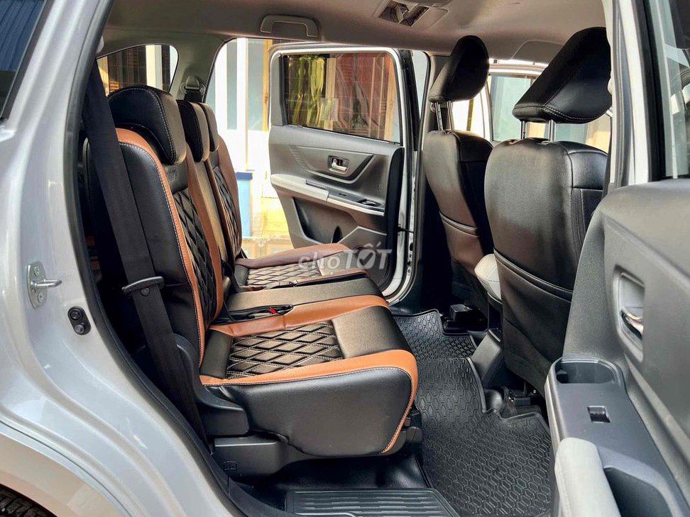 Toyota Veloz Cross 1.5 Tiêu Chuẩn – 2023. Mua bán Ô tô tại Huyện Hóc Môn Tp Hồ Chí Minh được đăng bởi Sao Mai Home Oto hình 4