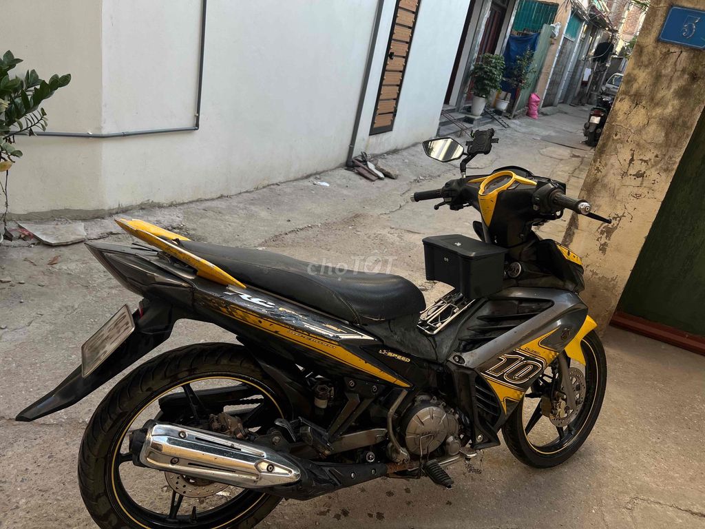 Yamaha Exciter Đen vàng Côn tay. Mua bán Xe máy tại Huyện Thanh Trì Hà Nội được đăng bởi Đặng Tuấn hình 5