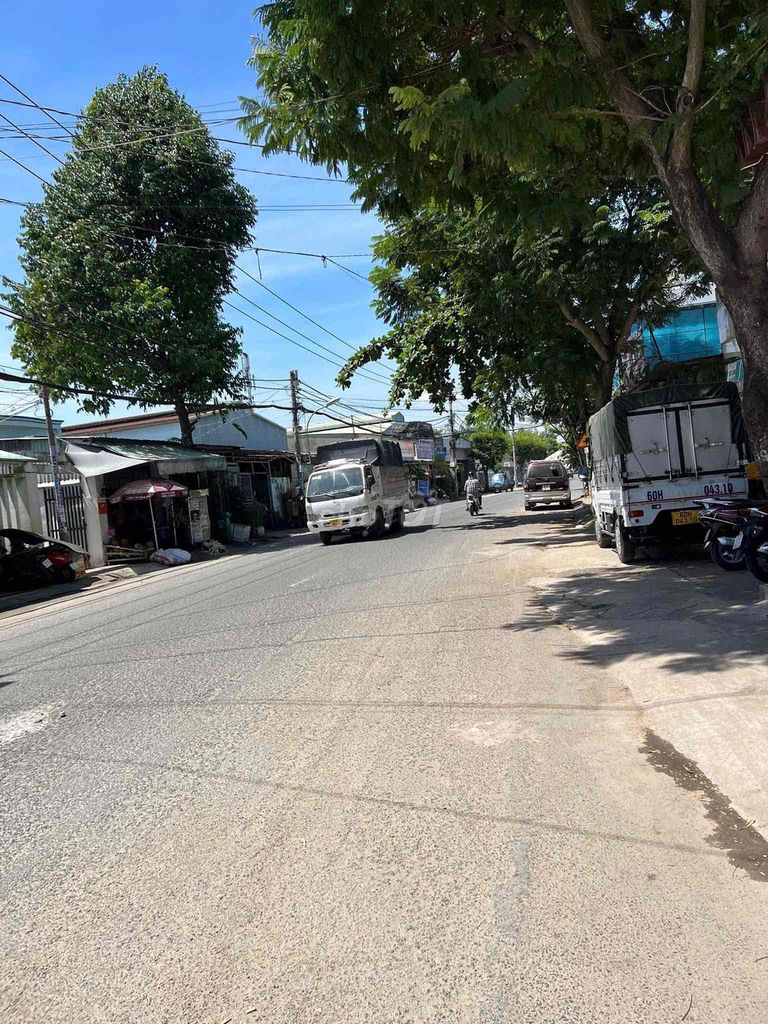 nhà mặt tiền   , 4x20m , 3 phòng ngủ ,2 toilet , trần thị cờ q,12