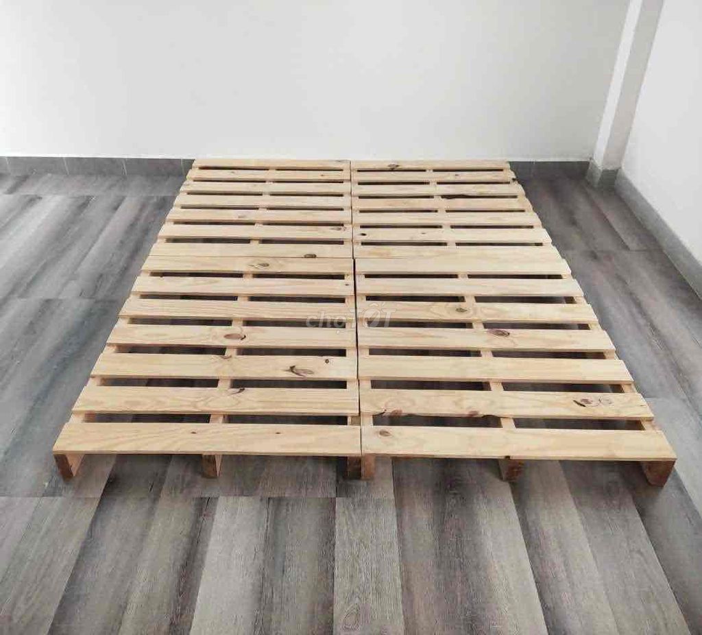giường palet gỗ thông - nệm Amerecan giá sinh viên