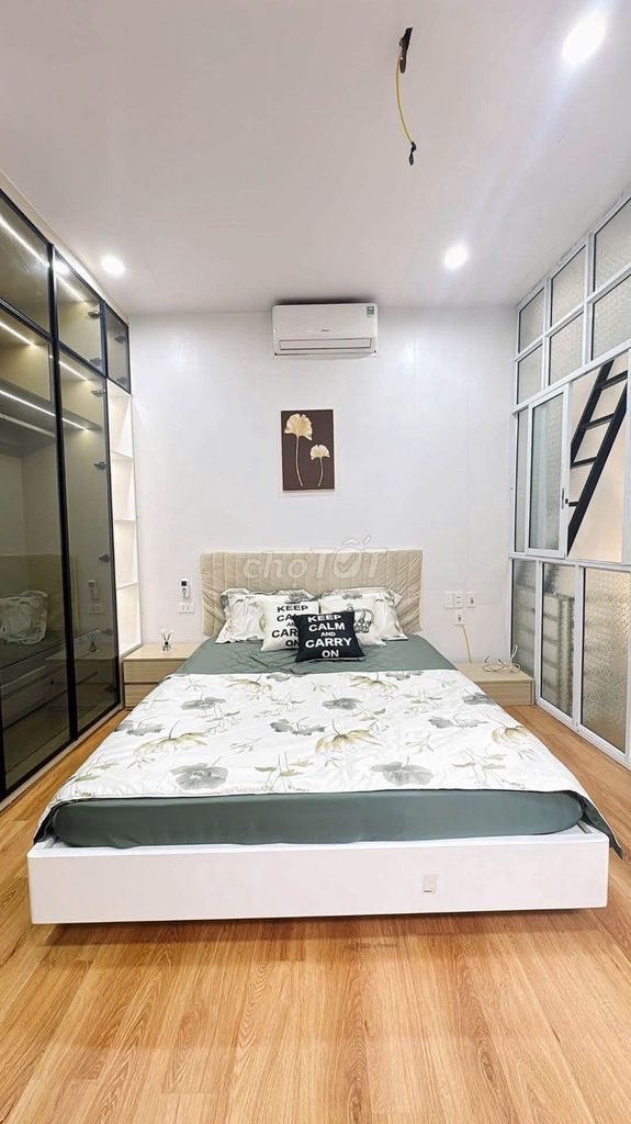 Продается таунхаус в Тон Дык Тханге, 28 м², 3 этажа, 4,1 миллиарда долларов