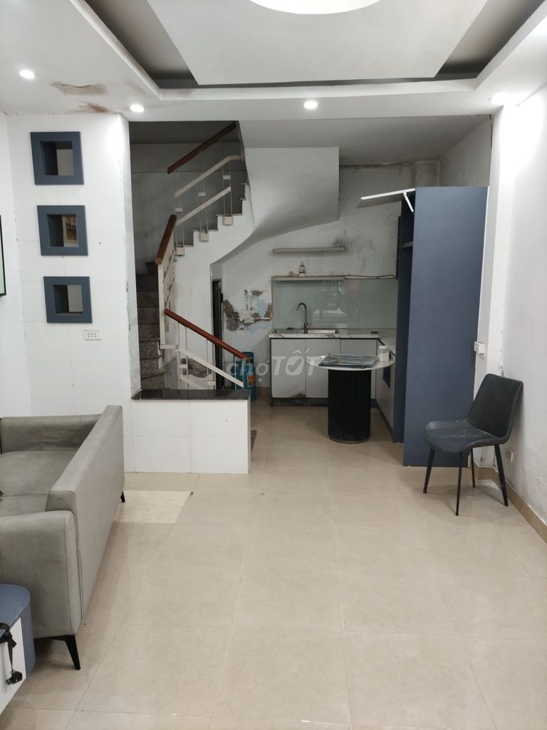 Cho thuê nguyên nhà ngõ 387 vũ tông phan