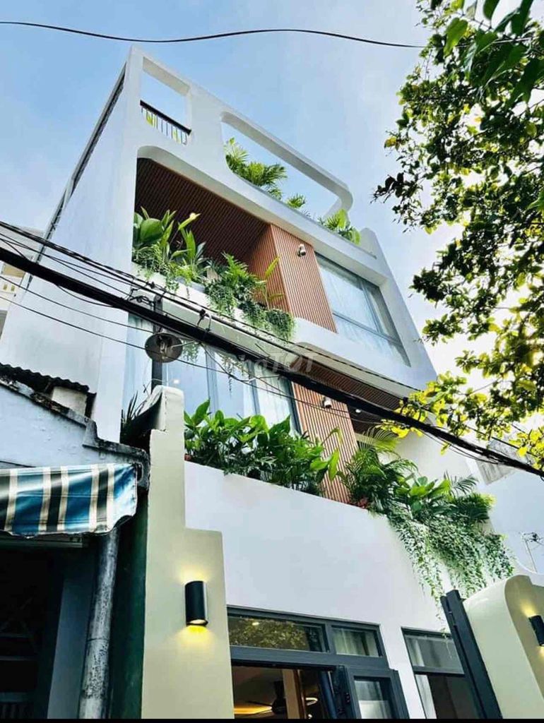Nhà mới 4 tầng ngay chợ Phạm Văn Hai, P.5, Tân Bình, DT 48,9m2