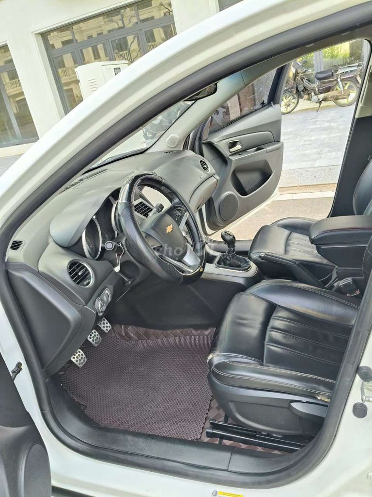 Bán Chevrolet Cruze 2018 số sàn. Xe rin cọp đẹp. Mua bán Ô tô tại Thị xã An Nhơn Bình Định được đăng bởi Đại Lộc  hình 11