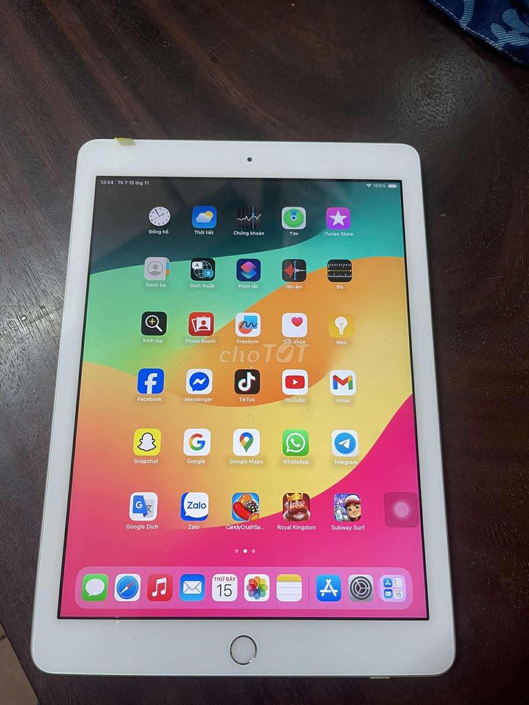 Apple iPad Gen 6 128GB vàng. Mua bán Máy tính bảng tại Quận 11 Tp Hồ Chí Minh được đăng bởi phong hình 1