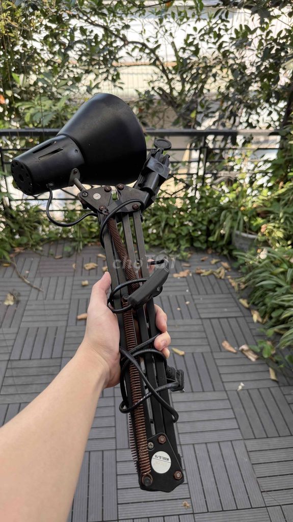 Đèn bàn kẹp kim loại đen. Mua bán Đèn tại Quận Bình Tân Tp Hồ Chí Minh được đăng bởi Lê Trinh Anh hình 1