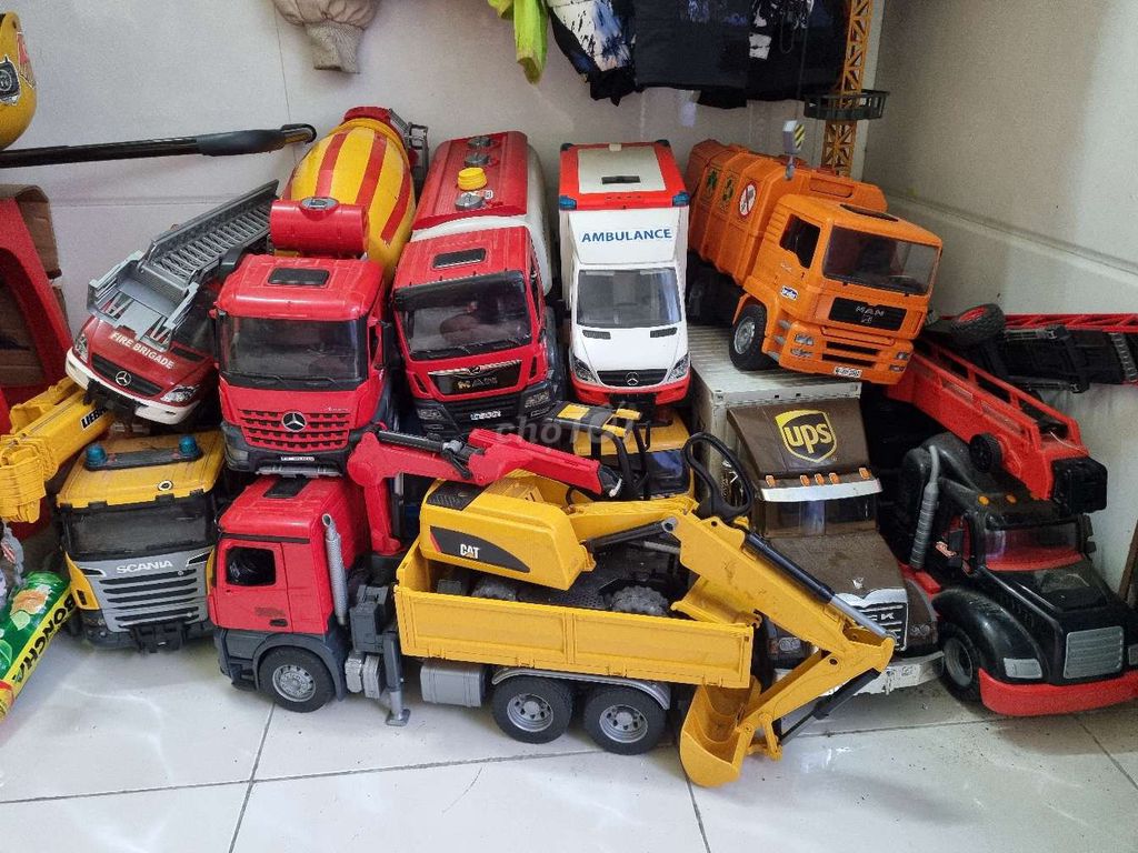 Thanh lý đồ chơi xe Bruder giá rẻ còn tốt!