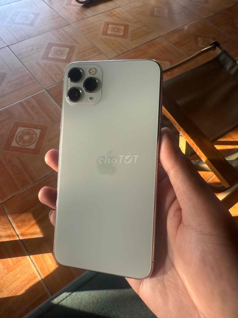 Apple iPhone 11 Pro Max 256GB Bạc 99%. Mua bán Điện thoại tại Thành phố Biên Hòa Đồng Nai được đăng bởi iPhone giá rẻ hình 1