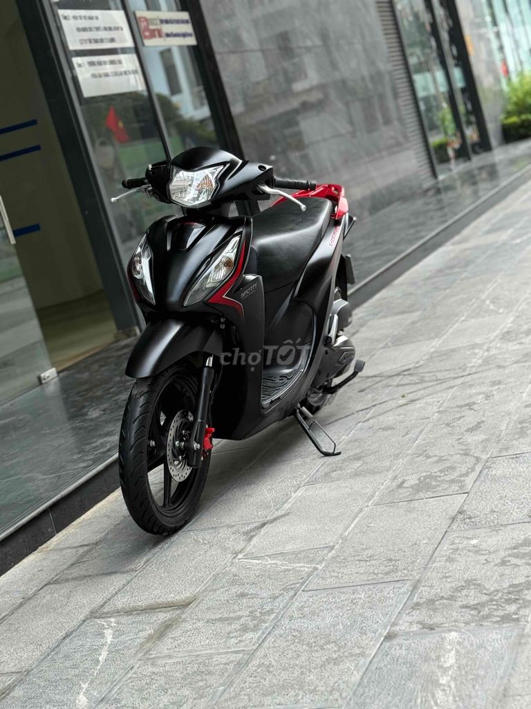 Honda Vision thể thao cá tính Black Edition 29M1