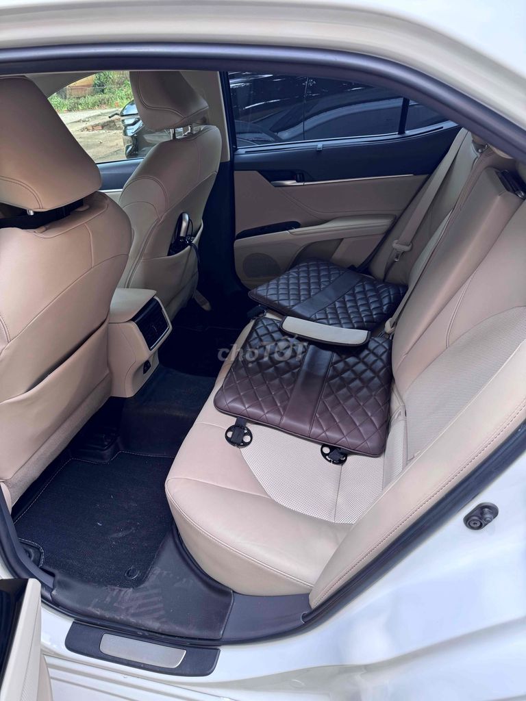 Toyota Camry 2020 2.5Q 32000 km. Mua bán Ô tô tại Thành phố Gia Nghĩa Đắk Nông được đăng bởi Vũ Lê hình 2