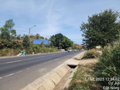 Em cần bán lô đất mặt tiền Ql14. Diện tích 8x42 thổ cư 100m. Mua bán đất tại Huyện Cư Jút Đắk Nông được đăng bởi Hoàng phương