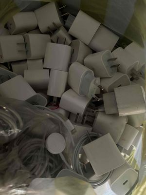 Pass 100 bộ sạc iphone, sạc apw. Mua bán Linh kiện (RAM, Card...) tại Quận Liên Chiểu Đà Nẵng được đăng bởi Gia Ngân