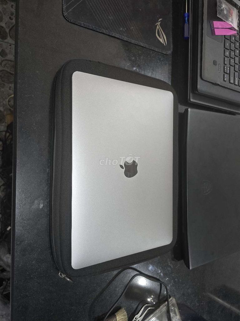 MacBook Pro 2018 Core i5/8GB/256GB/13.3 inh/pin 5h. Mua bán Laptop tại Thành phố Biên Hòa Đồng Nai được đăng bởi Quang Nguyễn hình 1