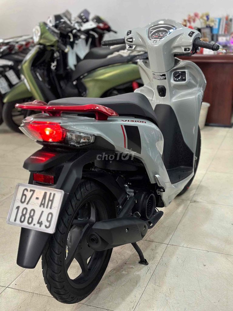 Honda Viosn 2025.odd 100km.BS67.Xe như Head. Mua bán Xe máy tại Quận 6 Tp Hồ Chí Minh được đăng bởi Cửa Hàng Xe Máy Hoà Bùi hình 7