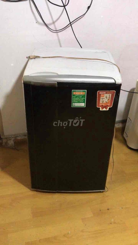 Tủ lạnh Sanyo 90 lít Còn xài tốt nhé. Mua bán Tủ lạnh tại Quận Gò Vấp Tp Hồ Chí Minh được đăng bởi Phùng Cường hình 1