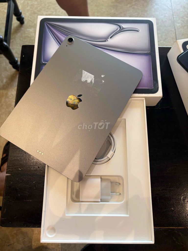 iPad Air 7 M3- 11inch 128GB VN Sạc 10 lần Fullbox. Mua bán Máy tính bảng tại Quận Đống Đa Hà Nội được đăng bởi Quý Hoàng hình 1