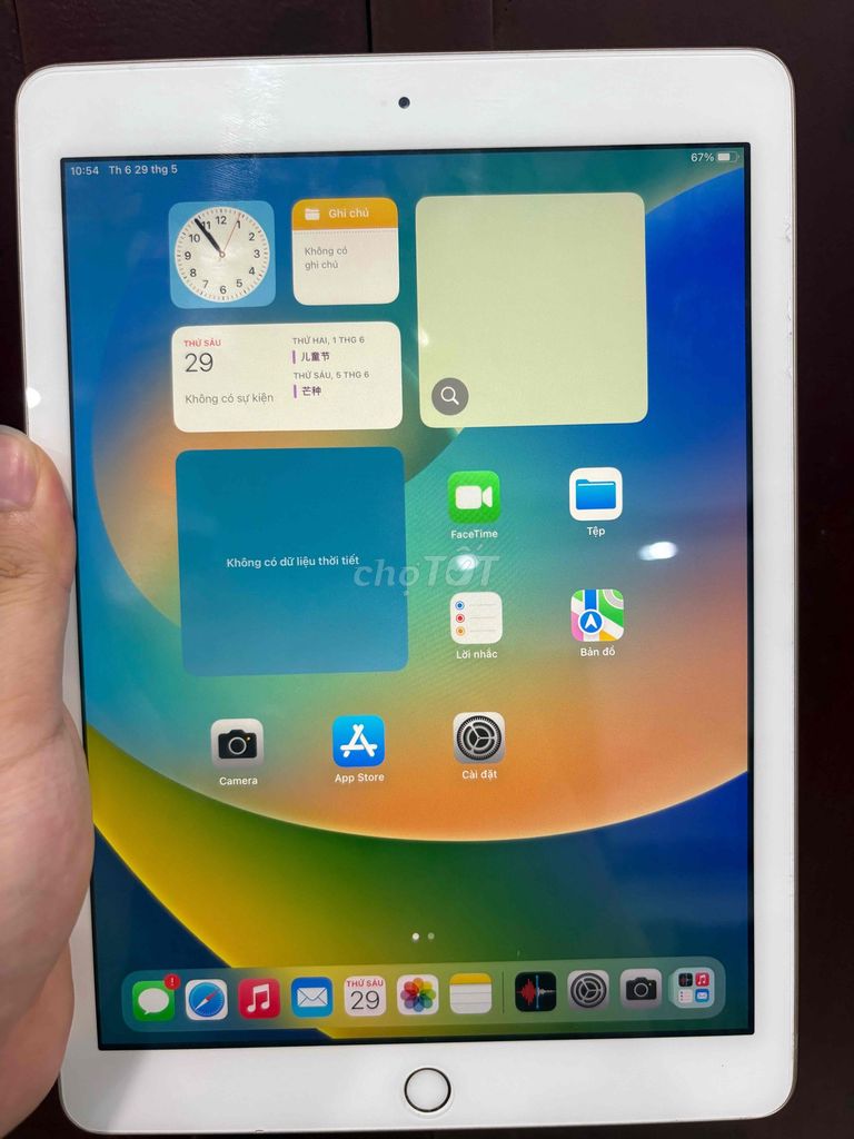 Apple iPad Gen 5 32GB Vàng. Mua bán Máy tính bảng tại Quận Hai Bà Trưng Hà Nội được đăng bởi Dũng hình 1