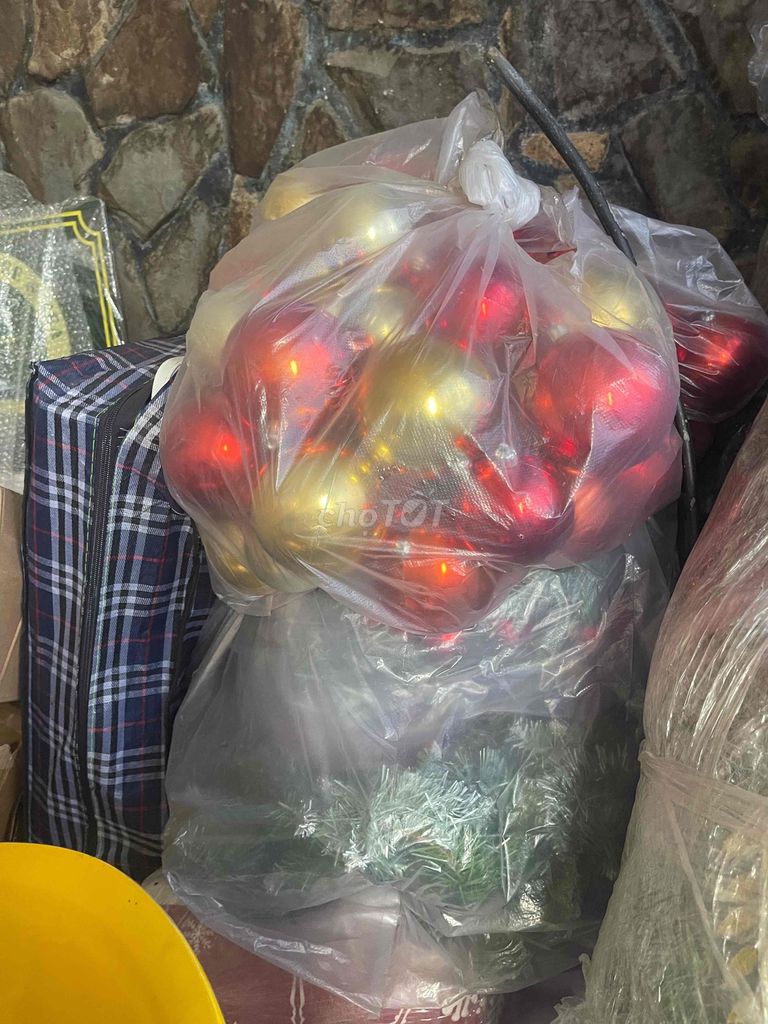 Dây trang trí Noel nhựa Xanh, đỏ, vàng mới 5 bọc. Mua bán Cây cảnh, đồ trang trí tại Quận Bình Thạnh Tp Hồ Chí Minh được đăng bởi Nguyễn Vũ Mỹ Hiệp  hình 1