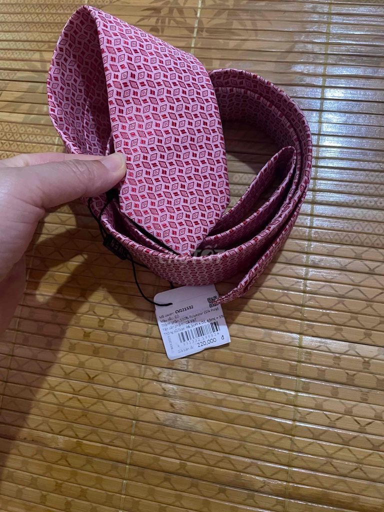 Cà vạt Owen CV221532 Nam Polyester Đỏ. Mua bán Phụ kiện thời trang khác tại Quận Hà Đông Hà Nội được đăng bởi Thảo đặng hình 1
