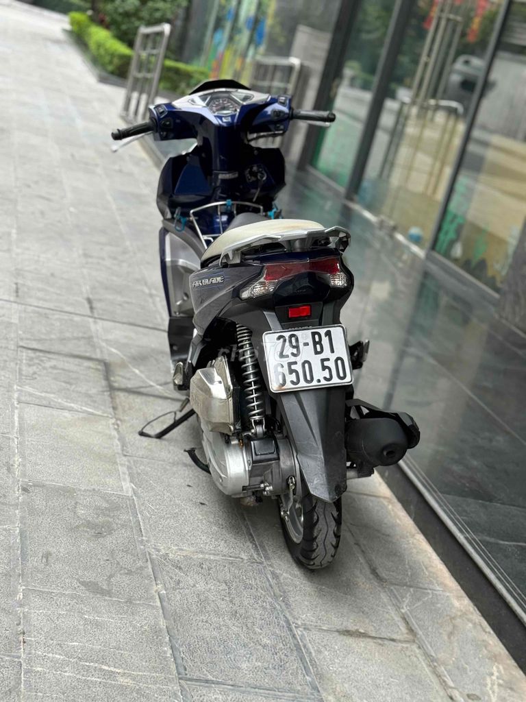 Honda Air blade 125 2017 đèn led 29B1-650.50. Mua bán Xe máy tại Quận Ba Đình Hà Nội được đăng bởi Xe Máy Nam Thi hình 3