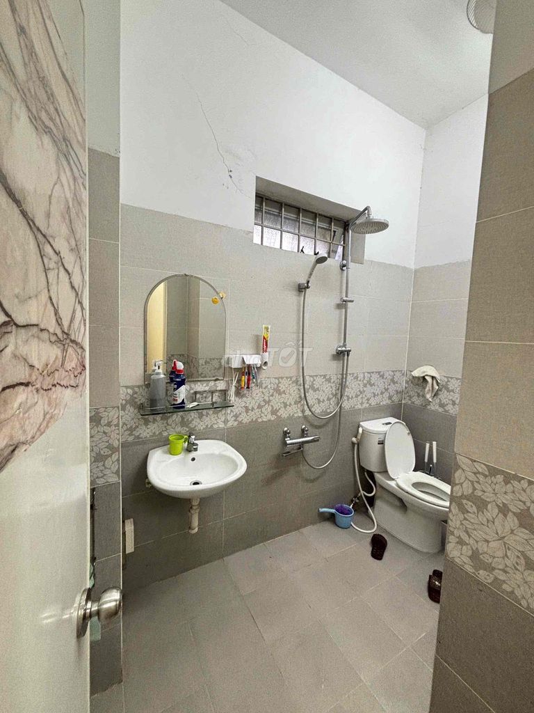 Furnished 3-storey house opposite a park near Khúc Hạo — photo 6