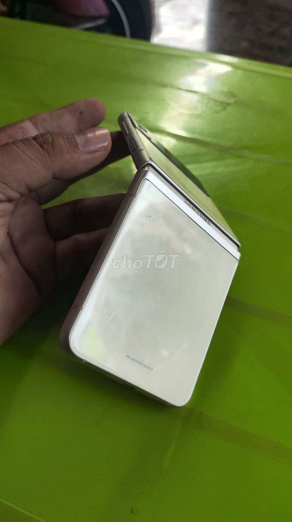 Samsung Galaxy Z Flip Bạc. Mua bán Điện thoại tại Huyện Cẩm Mỹ Đồng Nai được đăng bởi Hải hình 1