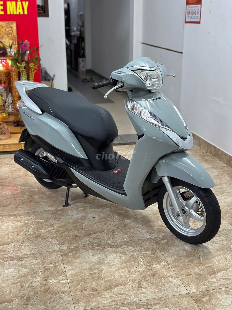 Honda Lead 125 xám xi măng đẹp xỉu. Mua bán Xe máy tại Huyện Hòa Vang Đà Nẵng được đăng bởi Xe Máy Đức Vũ 658 Trần Cao Vân hình 2