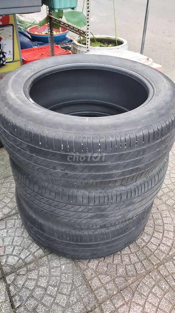 Lốp cũ 235/60R18