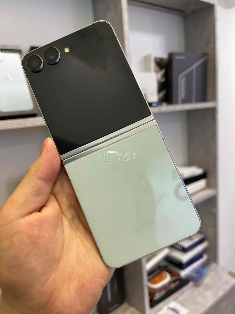 Samsung Galaxy Z Flip 5 256GB Xanh mint. Mua bán Điện thoại tại Quận 3 Tp Hồ Chí Minh được đăng bởi Nguyễn Văn Tài hình 1