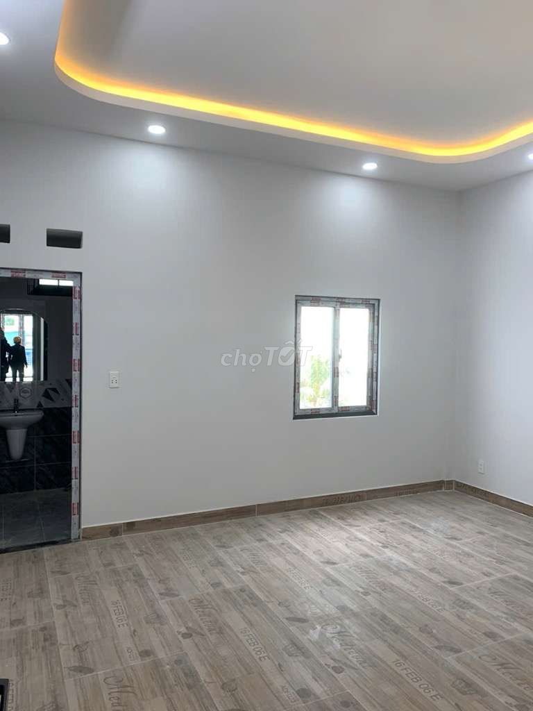 NHÀ MẶT TIỀN, 120M2, 2 TẦNG, XÃ XUÂN THỚI SƠN CHỈ HƠN 5 TỶ.