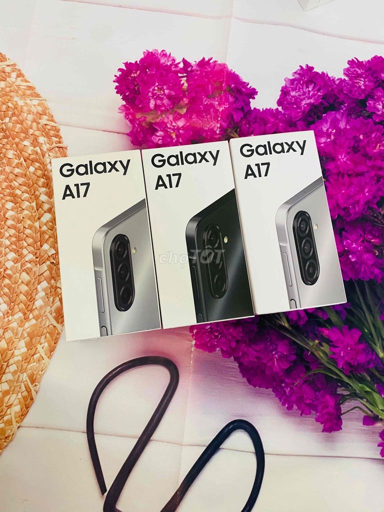 Samsung Galaxy A17 Đen, Bạc mới 100% new seal VN. Mua bán Điện thoại tại Thành phố Huế Thừa Thiên Huế được đăng bởi Chuyên Hàng Công Ty hình 1