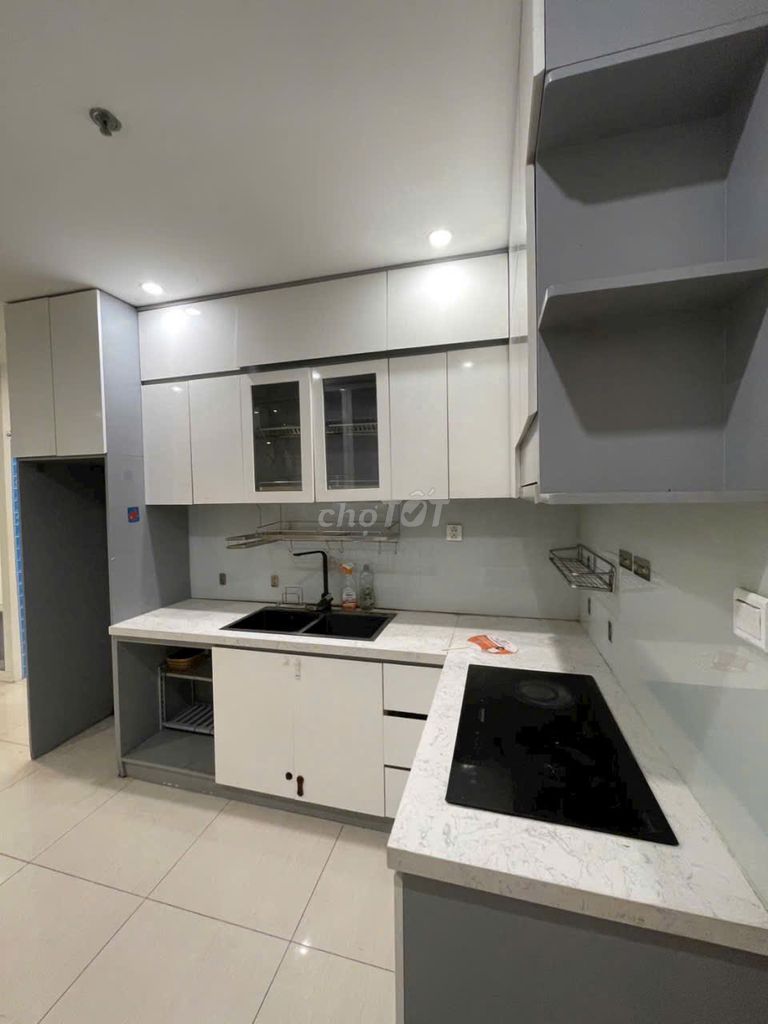 2PN VINHOMES BẾP RÈM, MÁY LẠNH, VIEW ĐẸP – GIÁ RẺ, Cho SV thuê giá tốt