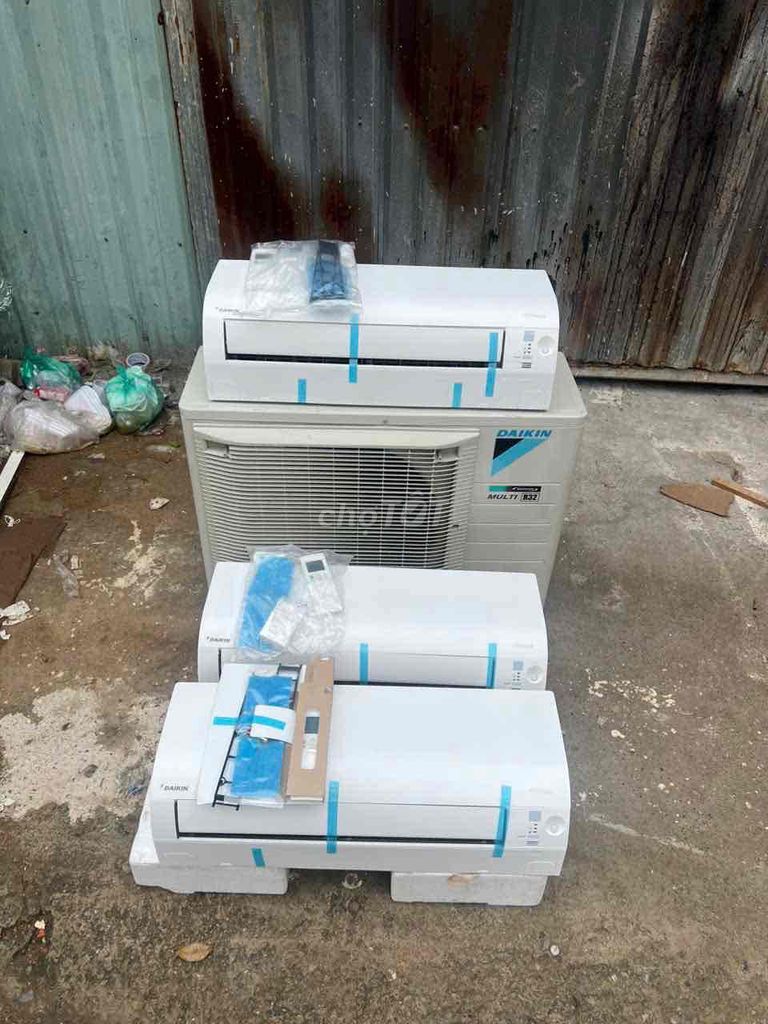 Máy lạnh Multi Daikin inverter 3.5hp mới 95%