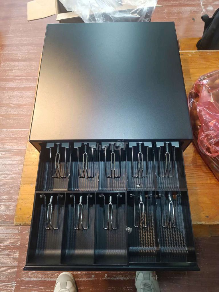 Két đựng tiền vỏ dày đen 10 ngăn. Mua bán Đồ dùng văn phòng tại Thành phố Đà Lạt Lâm Đồng được đăng bởi Tuandalat hình 1