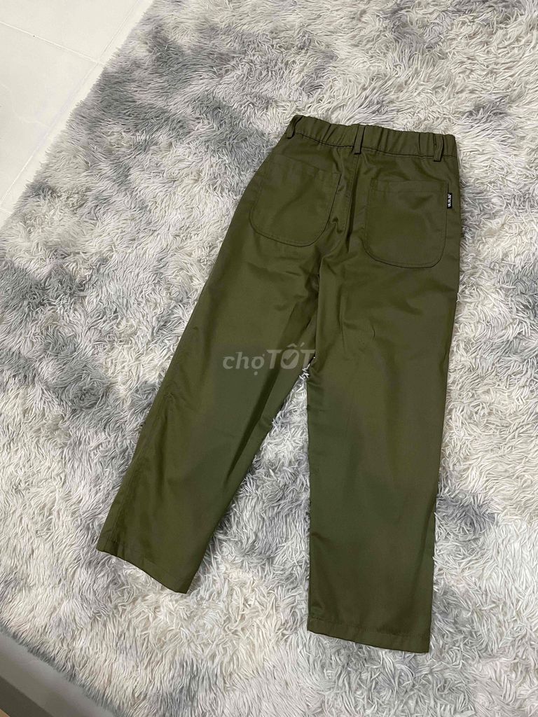 Quần ống suông Unisex Khaki size M. Mua bán Quần áo tại Thành phố Biên Hòa Đồng Nai được đăng bởi Le Thanh Phong hình 1