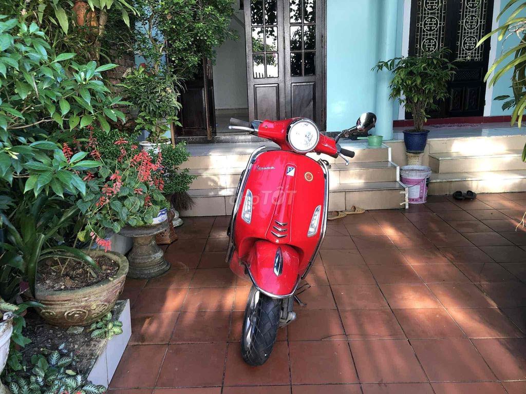 CẦN BÁN GẤP – VESPA ĐỎ CHÍNH CHỦ, XE ĐẸP NHƯ. Mua bán Xe máy tại Thành phố Huế Thừa Thiên Huế được đăng bởi MiduStore hình 3