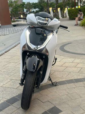 Honda SH màu Trắng cần bán hoạc gl xe khác