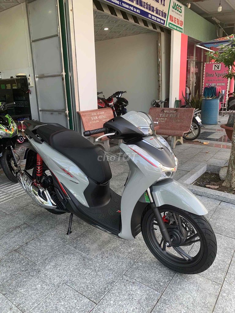 SH 160i bản Thể Thao. Mua bán Xe máy tại Thành phố Sa Đéc Đồng Tháp được đăng bởi DUY CƯỜNG hình 2