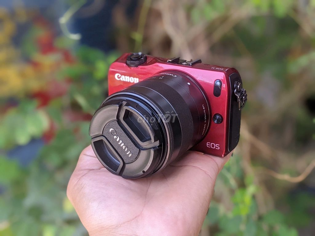 [Máy ảnh KTS] Canon M đỏ 18-55mm. Mua bán Máy ảnh, Máy quay tại Quận 6 Tp Hồ Chí Minh được đăng bởi may anh KTS hình 1