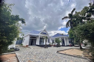 Biệt thự nhà vườn cho cán bộ kỹ sư cao cấp tại khu công nghiệp Phú Mỹ. Cho thuê nhà ở tại Thị xã Phú Mỹ Bà Rịa - Vũng Tàu được đăng bởi Vũ Minh Hiếu